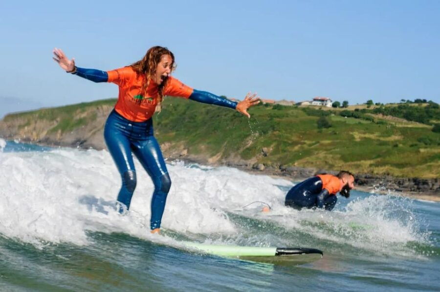 Mundaka: Surfing Course Initiation