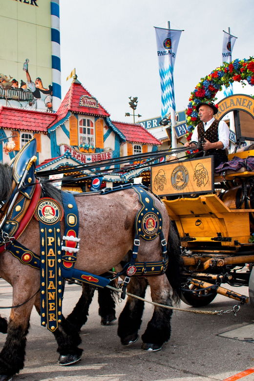 Munich: Oktoberfest Tour With Tent Reservation, Food & Beer