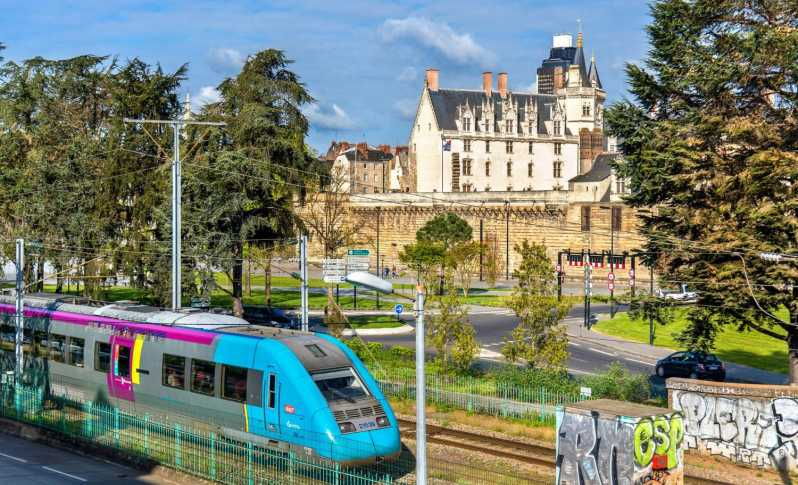 Nantes: Insta-Perfect Walk With a Local