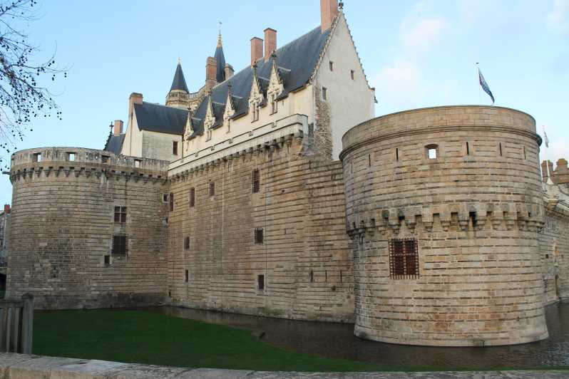 Nantes Tour Like a Local !