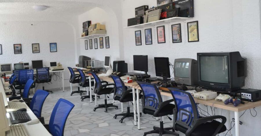 NAXOS GAME CENTER RETRO GAMES COMPUTER EXPERIENCE