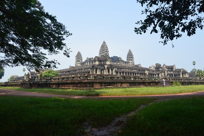 One Private Full Day Guided Tour to Angkor Wat - Tour Overview