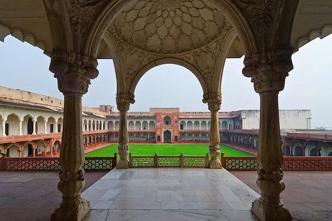 Overnight Taj Mahal Tour From Delhi