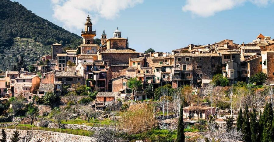 Palma, Cathedral & Valldemossa: Guided Walking Tour