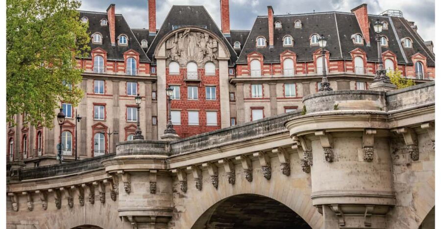 Paris: Beginners Walking Tour, Photos, Must-Sees, Gems, Tips - Tour Overview and Pricing