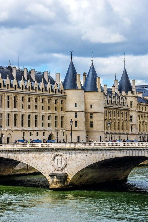 Paris: Free Audioguides in Multiple Languages! - Overview of Free Audioguides