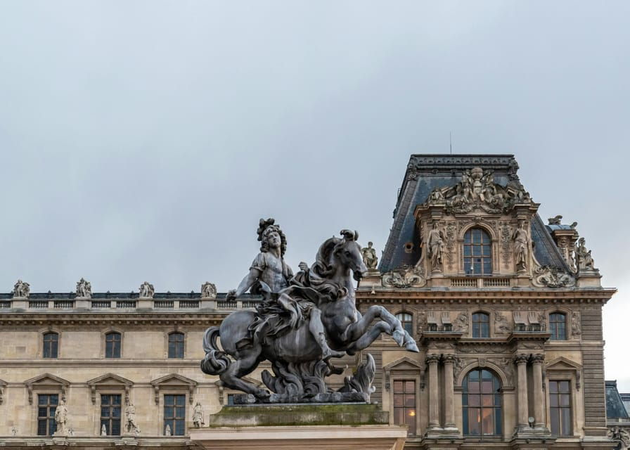 Paris : From the Monarchy to the Revolution. - The Rise of the Monarchy