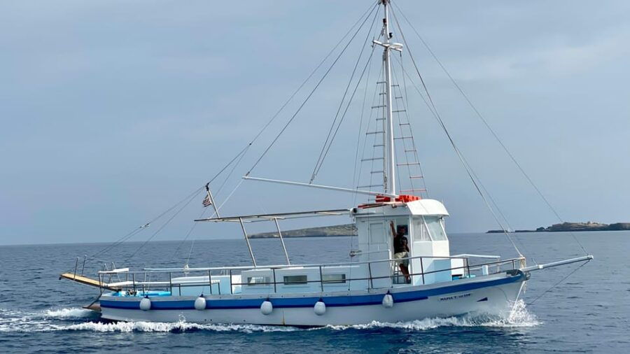 Paros: Parikia Bay Boat Trip With Snorkeling