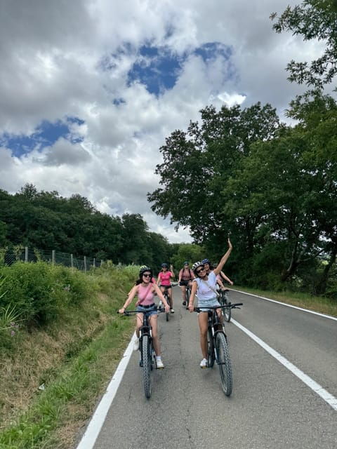 Peccioli (: Goodbye to Bachelorette Party by Bicycle in Tuscany - Unique Hen Party Experience
