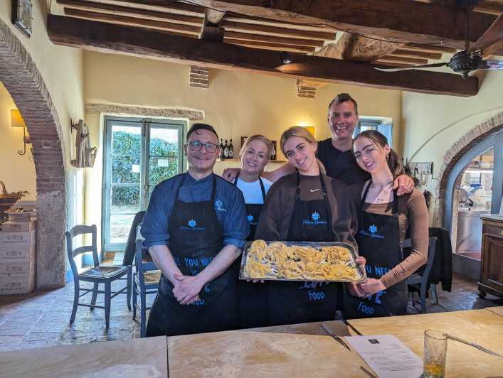 Pienza: Tuscan Cooking Class of Homemade Pastas and Cantucci