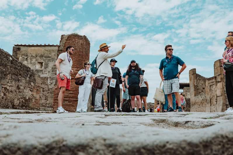Pompeii and Oplontis: Small Group Tour With an Archaeologist