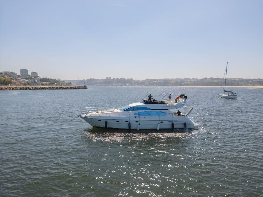 Porto: Bachelor Party Yacht Cruise With Drinks at Exodus 3H - Activity Overview