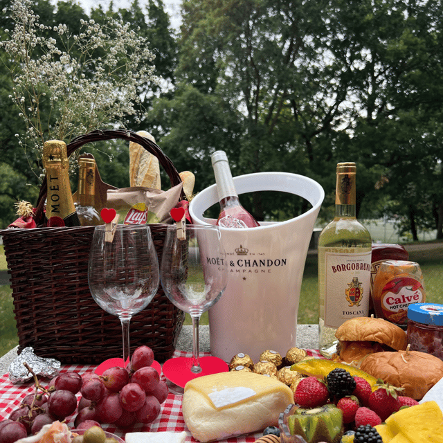 Porto: Picnic Experience in Jardim Do Morro