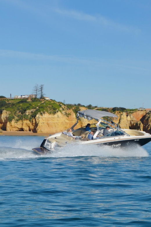 Power and Luxury on a Mastercraft X80 - Overview of the Mastercraft X80