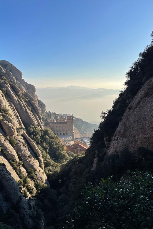 PREMIUM: EXPERIENCE IN MONTSERRAT - BARCELONA - Itinerary Overview