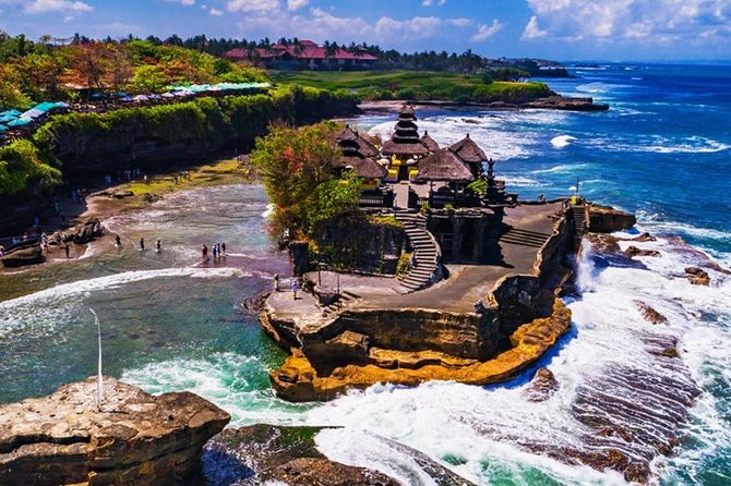 Private Bali Tanah Lot and Taman Ayun Temple Tour With Japanese Speaking Guide - Tour Highlights