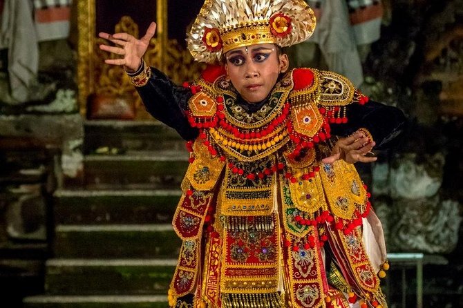 Private : Barong Dance and Kuta Beach Tour