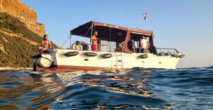 Private Boat Tour in the Calanques W/ Tasting & Swimming