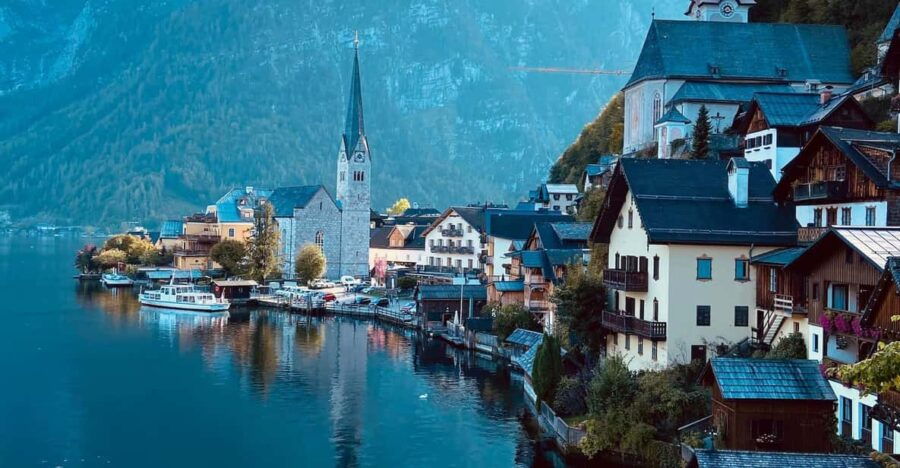 Private Day Trip From Salzburg to St. Gilgen & Hallstatt
