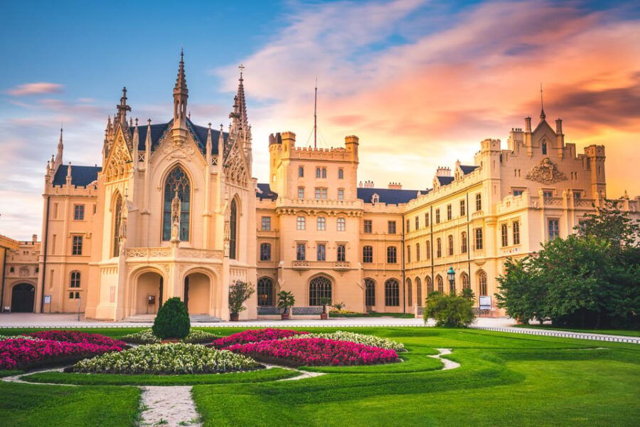 Private Day Trip From Vienna to Lednice, Valtice and Mikulov