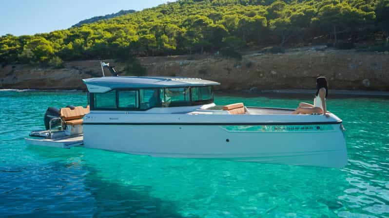 Private Day Trip on a Luxurious Motor Boat