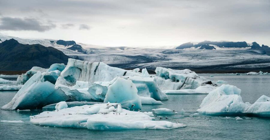 Private Jökulsárlón Diamond Beach & Black Sand Beach Tour