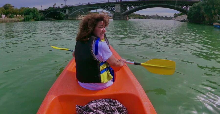 Private Kayak Tour: Historic Seville, Triana and Cartuja
