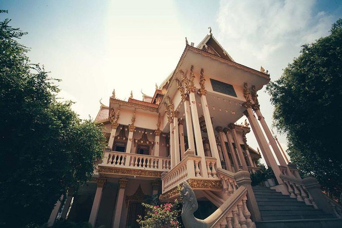 Private Langka Temple Meditation Tour in Phnom Penh