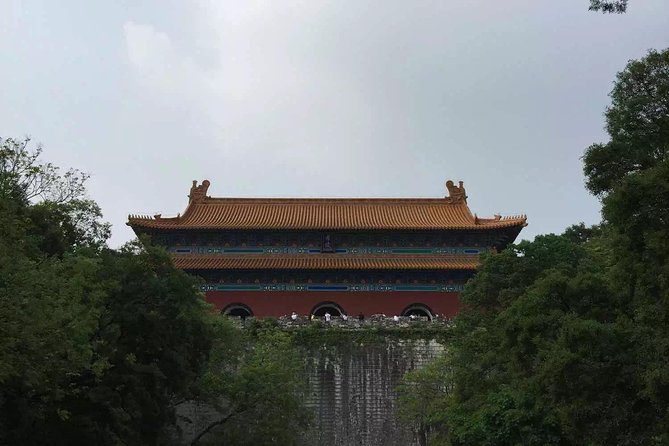 Private Nanjing Day Tour to Sun Yat-Sens Mausoleum, Ming Xiaoling Tomb and Confucius Temple