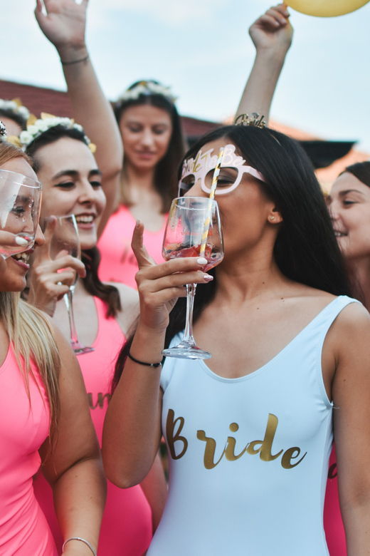 Private Pub / Bar Crawl Group Size 6-15 People