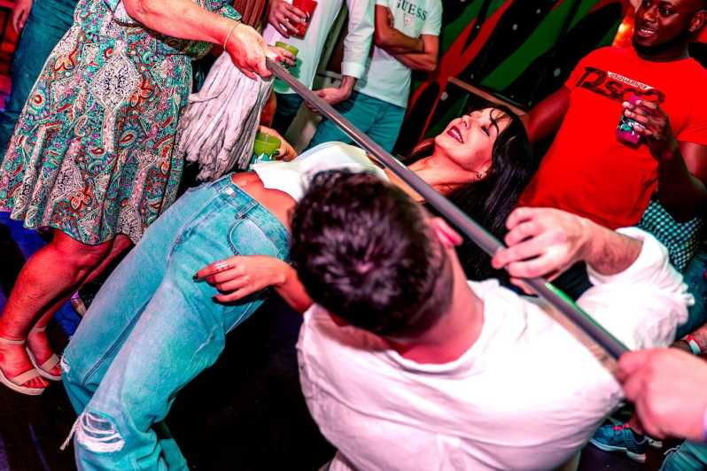 Private Pub Crawl Madrid With VIP Entry - Explore Malasaña and Chueca