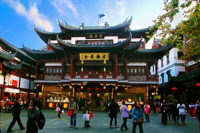 Private Shanghai Layover Tour of City Highlights With All Inclusive Option