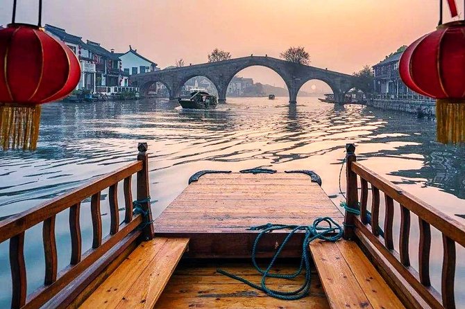 Private Shanghai Layover Tour to Zhujiajiao Water Town With Boat Ride