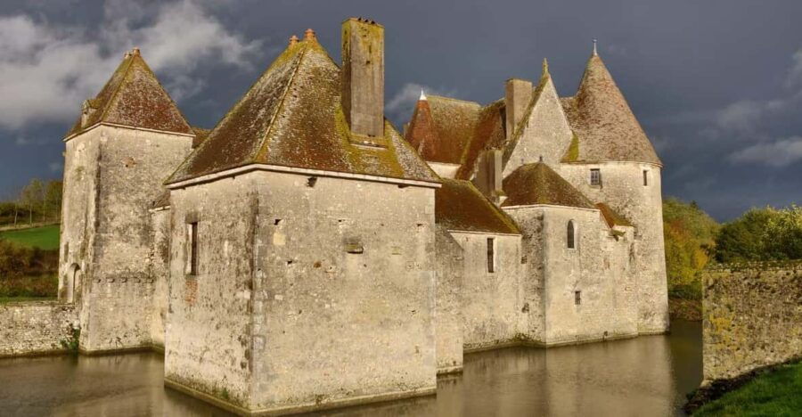 Private Tour of the Castle and Wine Tasting - Overview of Buranlure Castle