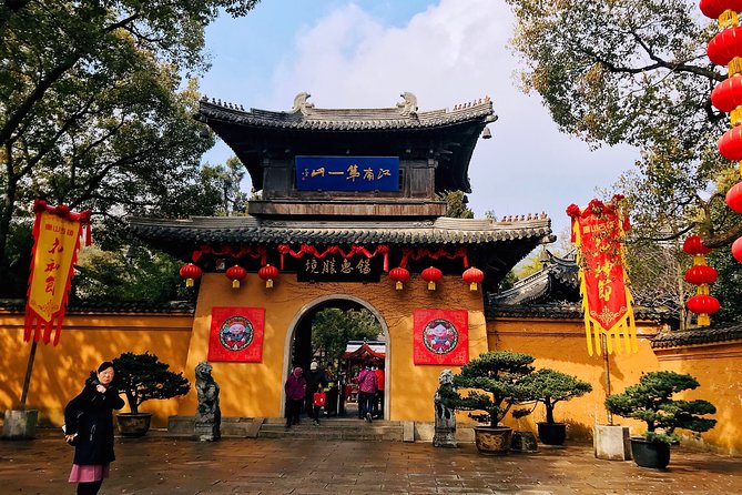 Private Transfer Between Wuxi Huishan Old Town and City Hotel