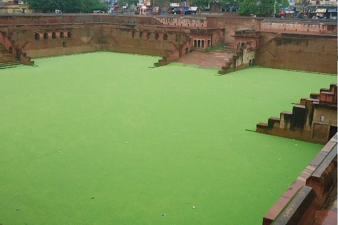 Private Transfer: Delhi to Agra via Vrindavan & Mathura