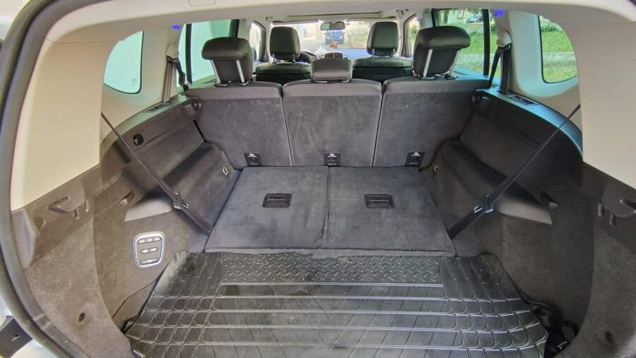 Private Transfer From Lisbon to Óbidos - Driver and Vehicle Details