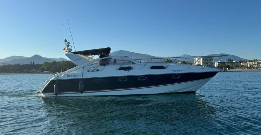 Puerto Banús: 4 Hour Luxury Yacht Excursion in Puerto Banús