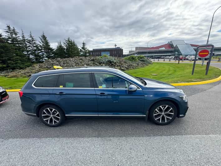 Reykjavik: Private Transfer To/From Keflavik Airport