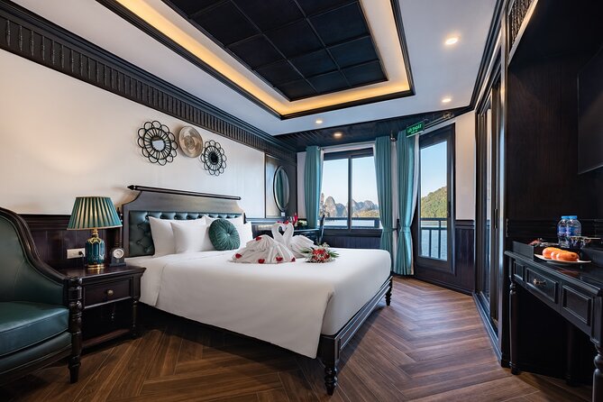 Rita Cruise – A Place to Relax in Ha Long Bay – Lan Ha Bay (2D1N)