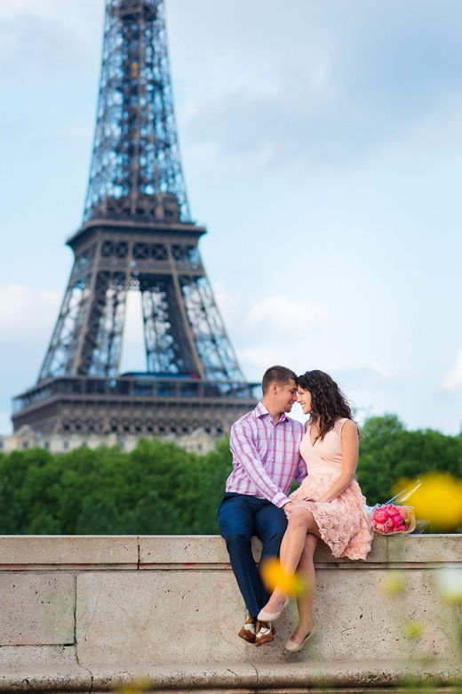 Romantic Photoshoot in Paris With Champagne & Transfers - Overview of the Experience