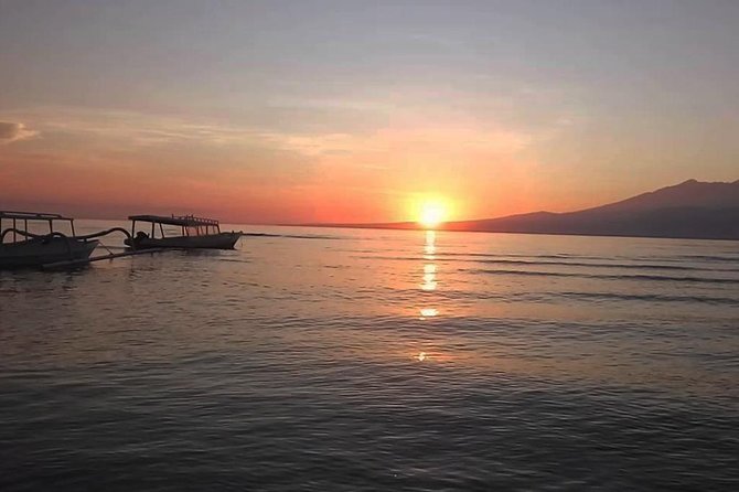 Romantic Sunrise Breakfast Experience at Lombok
