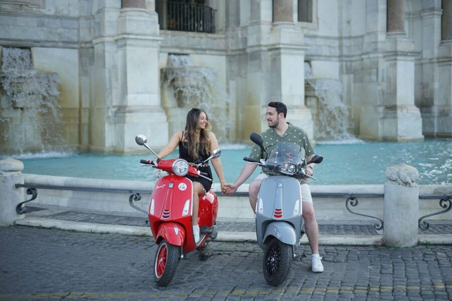 Rome: Shared Vespa Tour With Professional Photoshoot
