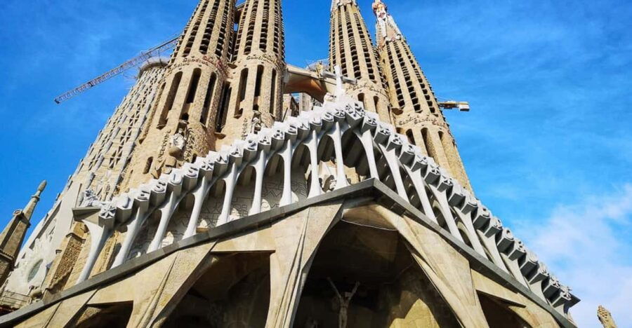 Sagrada Familia and Paella - Tour Overview
