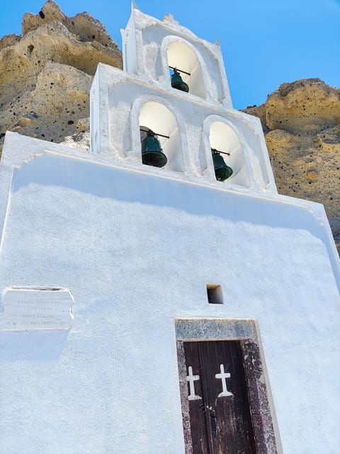 Santorini Group Transfers: 24/7 We Are at Your Service