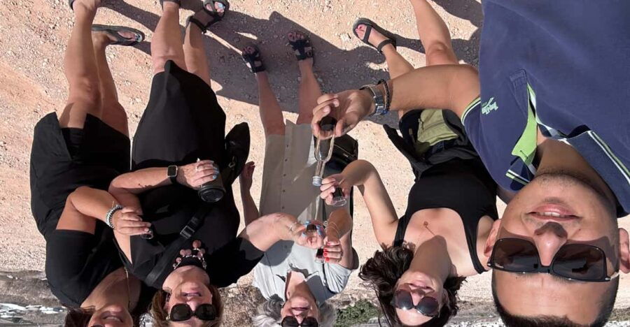 Santorini : Highlights Private Tour With Wine Tasting