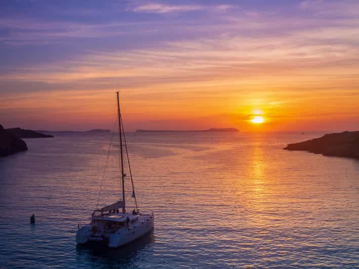 Santorini: Luxury Sunset Cruise With Dinner, Bbq, and Drinks