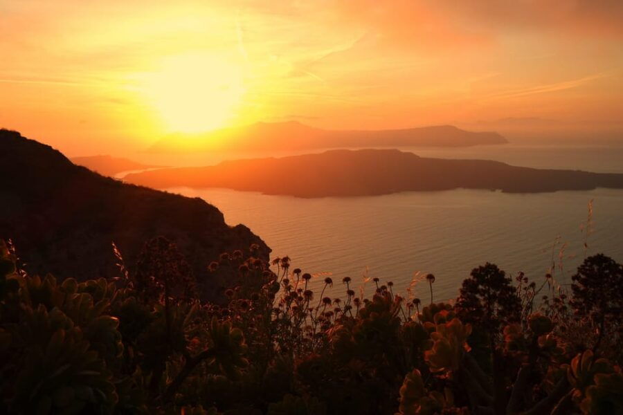 Santorini: Oia Sunset Virtual Tour From Your Home