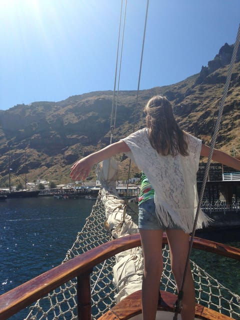 Santorini Old Port: 3 Hour Cruise to Volcano and Hot Springs - Tour Overview