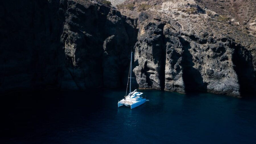 Santorini: Private Day Cruise With Full Greek Lunch